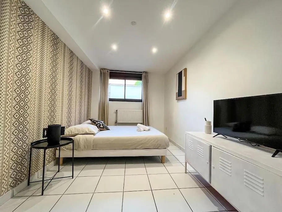 Suite Elton Villeurbanne France