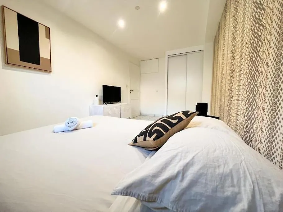 Suite Elton Villeurbanne Apartment